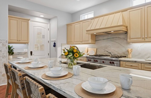 Beach Barber Tract House | Luxurious 4BR Home steps from Beach-Big Hot Tub,Fire Pit,AC,Bikes, 2 King Beds