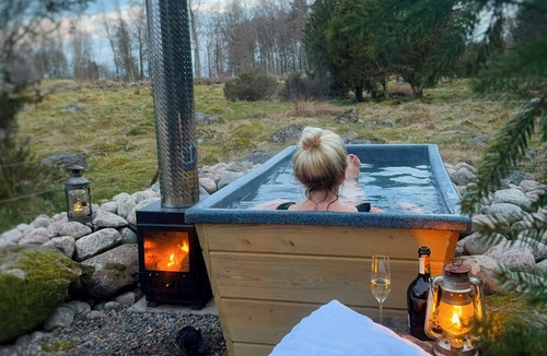Vessigebro House | Luxurious off-grid cabin in Halland