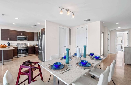 Deerfield Beach Apartment | Luxurious Penthouse Near Beach with Sunset Views