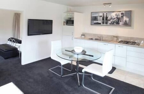 Coromandel Apartment | Luxury accommodation in central Coro Township