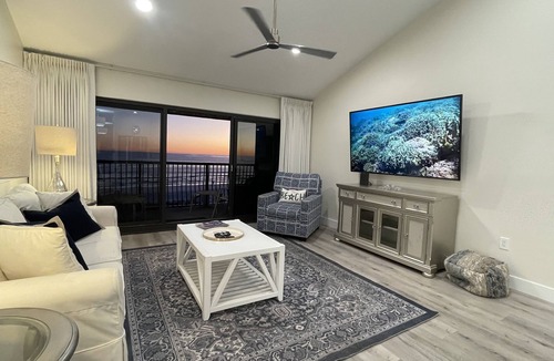 Destin Condo | Luxury Beach Front- Top Floor Balcony Panoramic Gulf Views