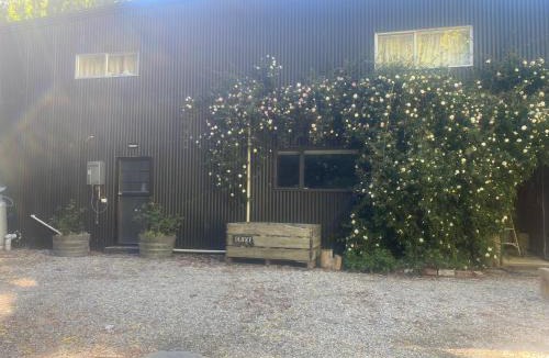 Lowburn Apartment | Lye Bow Shearers Shed