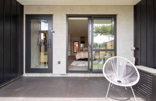 Lower Hutt Apartment | Macky Street Studio Retreat
