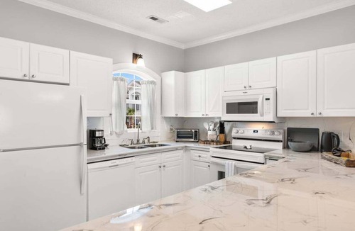 Central Myrtle Beach Condo | Magnificent Magnolias