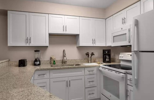 Ocean Drive Apartment | Maritime Beach Club - 1BR