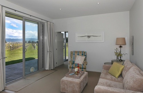 Renwick Apartment | Marlborough Magic Studio - Rapaura Holiday Home