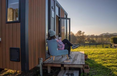 Cambridge House | Maungakawa Hill by Tiny Away