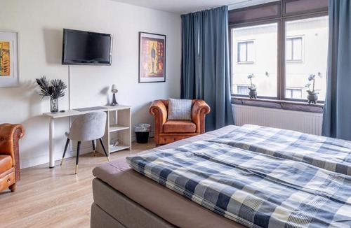Tibro Hotel | Millners Plaza