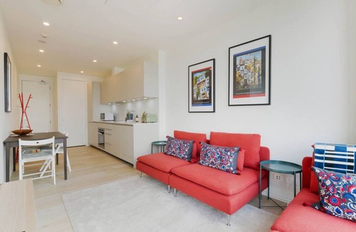 Grey Lynn Apartment | Modern Abode with Aircon & Balcony near Ponsonby