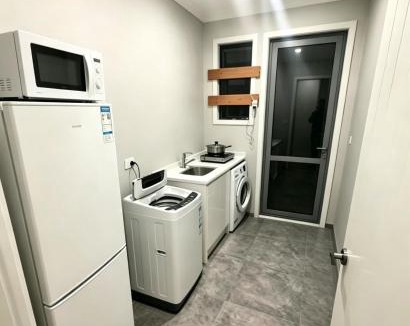 Hamilton House | Modern 2 Bed Self Contained Suite