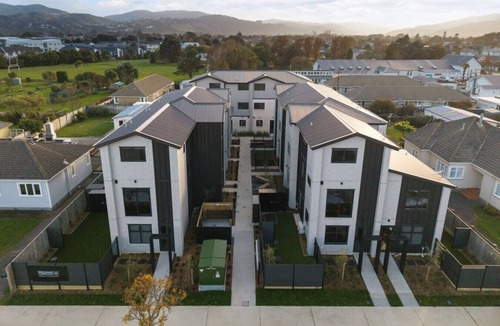 Lower Hutt Villa | Modern 2BR Townhouse in Fairfield
