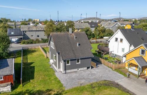 Bodo Villa | Modern 5BR House - Central - 2,5 Bathroom - Terrace - Parking