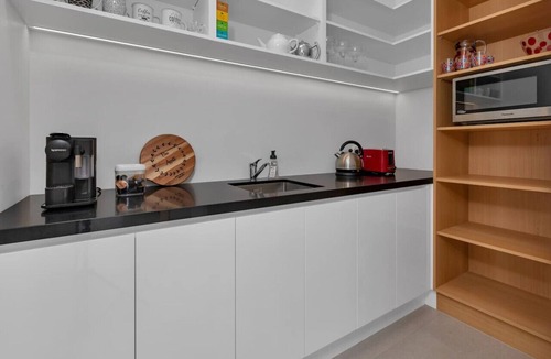 One Tree Point House | Modern Canal-Front Home - Marsden Cove