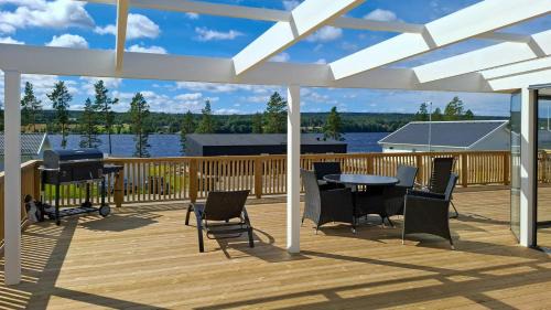 Soderbarke House | Modern Lake House With Spa At Lake Barken