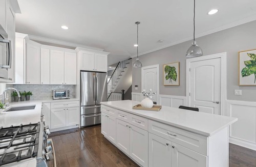 Avondale House | Modern Logan Square Luxury: 5 bedroom - sleeps 16!