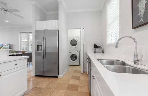 Key West Villa | Modern Luxury Meets Island Privacy: Executive Villa on Exclusive Sunset Key