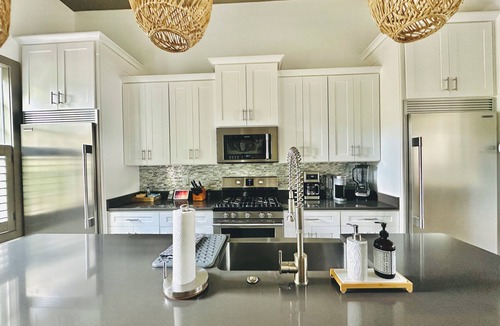 Murrells Inlet House | Modern & Sophisticated Townhouse within walking distance to The MarshWalk!