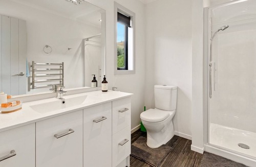 Clyde House | MODERN TOWN HOUSE , EXCELLENT LOCATION