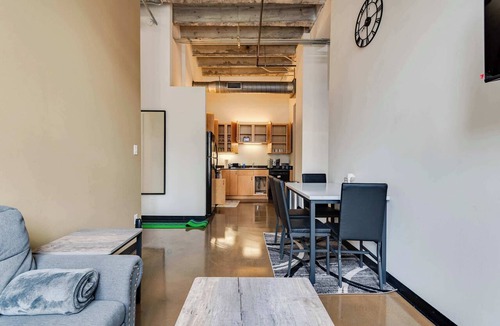 West Loop Apartment | Modern West Loop Gem-City Views & Prime Location 3