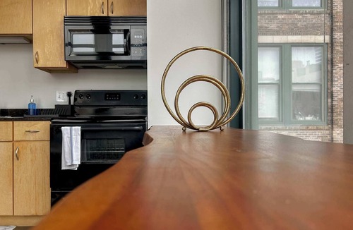 West Loop Apartment | Modern West Loop Gem-City Views & Prime Location 6