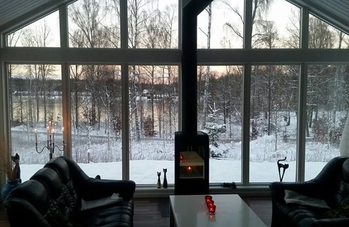 Tingsryd House | Modernes Haus mit hellem Dekor, mit Blick auf den See by Interhome