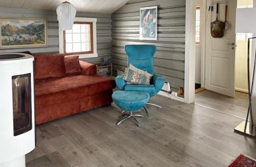 Vestre Slidre House | Modernized Log Cabin With Views Of The Mountains