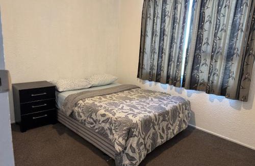 Mount Maunganui House | Mount Budget Accommodation
