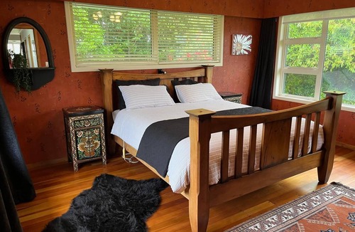 Taranaki House | Mount Taranaki Basecamp: 4BR Farmhouse + Games Room