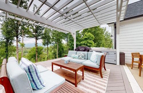 Mill Spring House | Mountain Majesty
