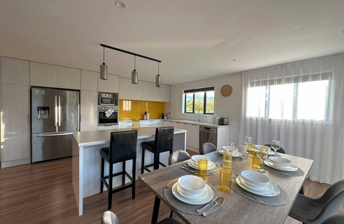 Hanmer Springs House | Mountain View Haven - Hanmer Springs Holiday Home