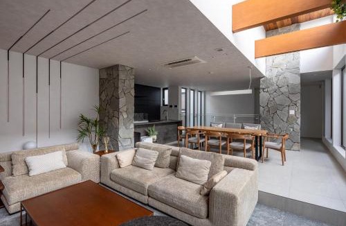 Higashi Villa | N25House