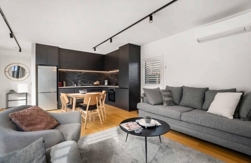 Kawarau Falls House | Nestled below the Remarkables