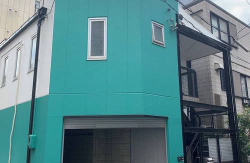 Naniwa House | NEWOPEN Campaign now convenient transportation 1 stop from Namba, 5 min walk from Daikokucho station 4 rooms +2 toilets 2 shower rooms spacious accommodations