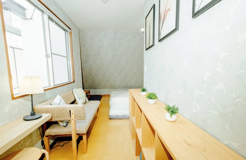 Naniwa House | NEWOPEN Campaign now convenient transportation 1 stop from Namba, 5 min walk from Daikokucho station 4 rooms +2 toilets 2 shower rooms spacious accommodations