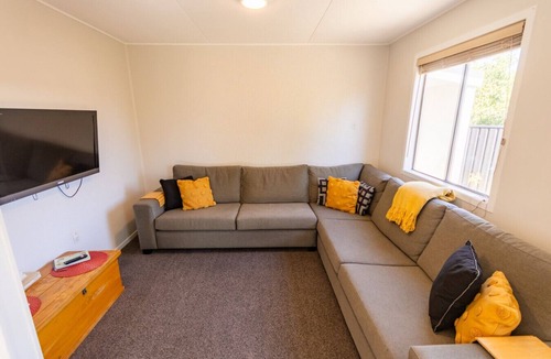 Twizel House | Ngahere Haven: private and centrally located