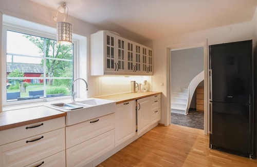 Dals-Ed N House | Nice home in Ed with kitchen
