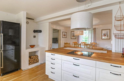Dals-Ed N House | Nice home in Ed with kitchen