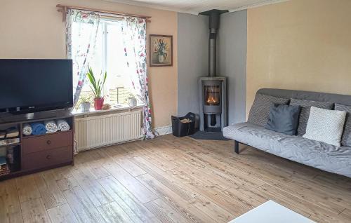 Munkedal House | Nice Home In Munkedal With Lake View