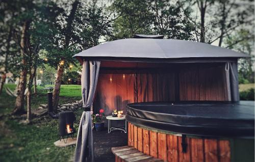 Orrefors House | Nice Home In Orrefors With Jacuzzi