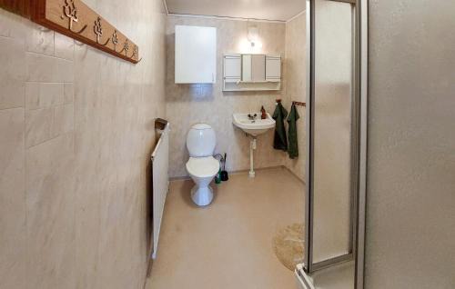 Torup House | Nice Home In Torup With Wifi