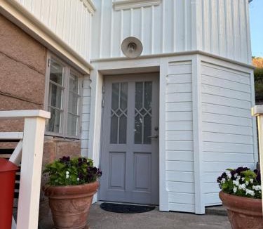 Kungshamn Apartment | Nyrenoverad pärla centralt i Kungshamn