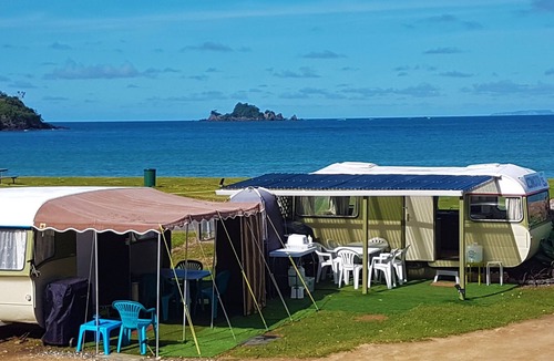 Oakura House | Oakura Beachfront Caravan offers you cheap budget beachfront accommodation