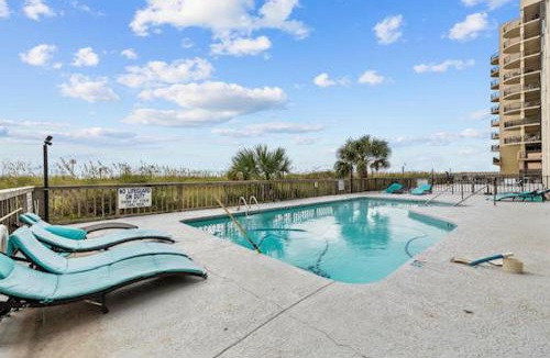 Crescent Beach Hotel | Oasis Hotel