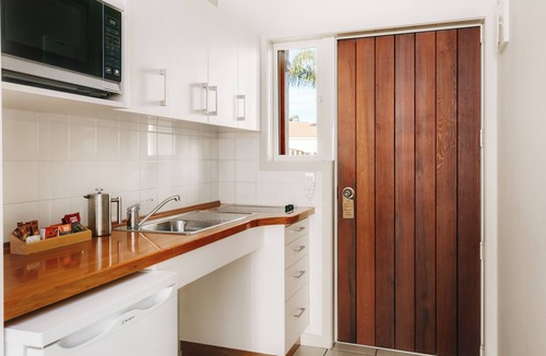 Wainui Hotel | Ocean Beach Wainui