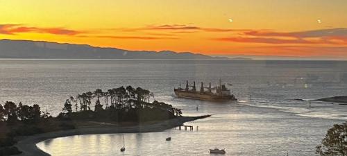 Britannia Heights House | Ocean Horizon - Incredible Sea Views & Sunsets