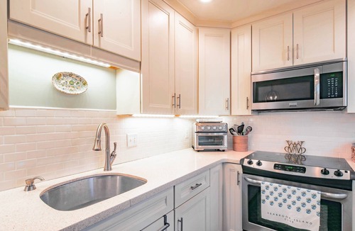 Seabrook Island Cottage | Oceanfront Community Pool Access; Serene, Sun-Dappled Screened Porch & Back Deck!