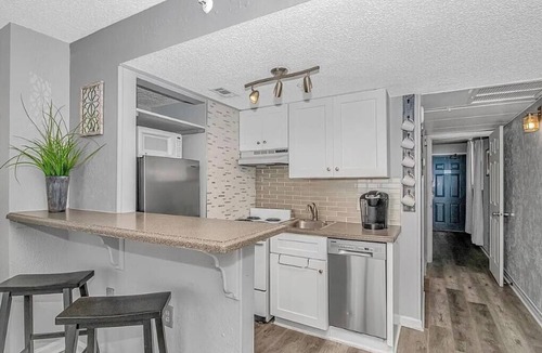 Myrtle Beach Condo | Oceanfront Condo with Balcony, Pools & Walk to Boardwalk