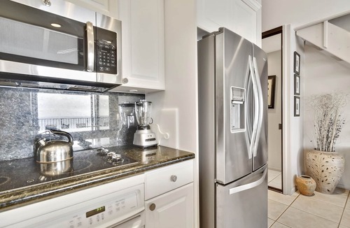 Honokowai Condo | Oceanfront Views! Corner unit!