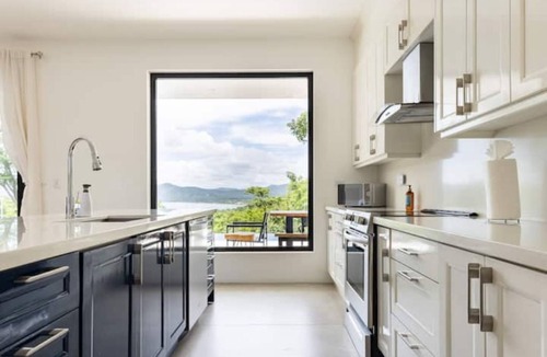Playa Flamingo Villa | OCEANVIEW 7 BEDROOM VILLA | Sleeps 14 | INFINITY POOL | Concierge Services Avail