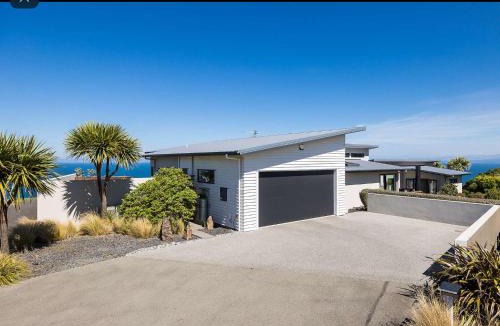 St. Clair Bed & Breakfast | Oceanview Haven B&B